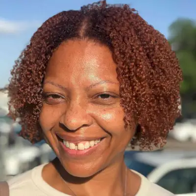 Cheek-Length Bob Cut for Black Woman Over 40