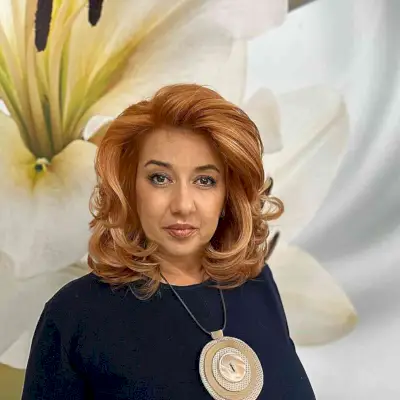 Voluminous Copper Mid-Length Cut for 50-Year-Olds with Thick Hair