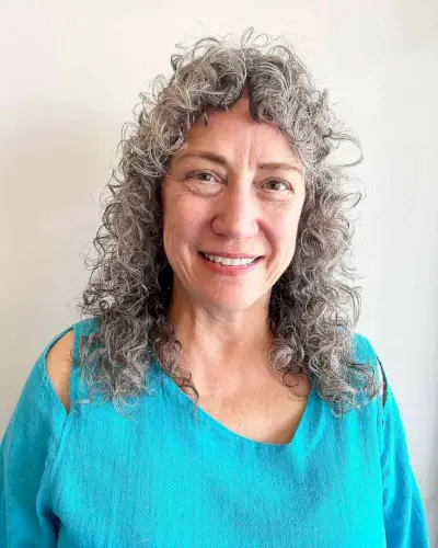 Collarbone-Length Cut for Curly Hair