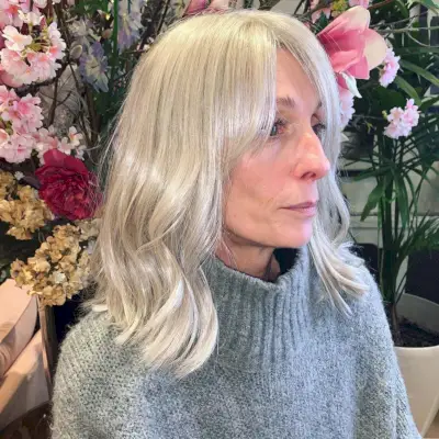 Simple shoulder length bob for older women