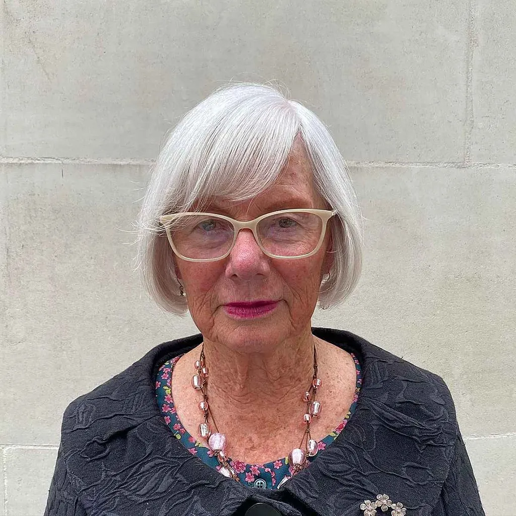 22 drsných účesů pro ženy nad 70 let s Sass' title=