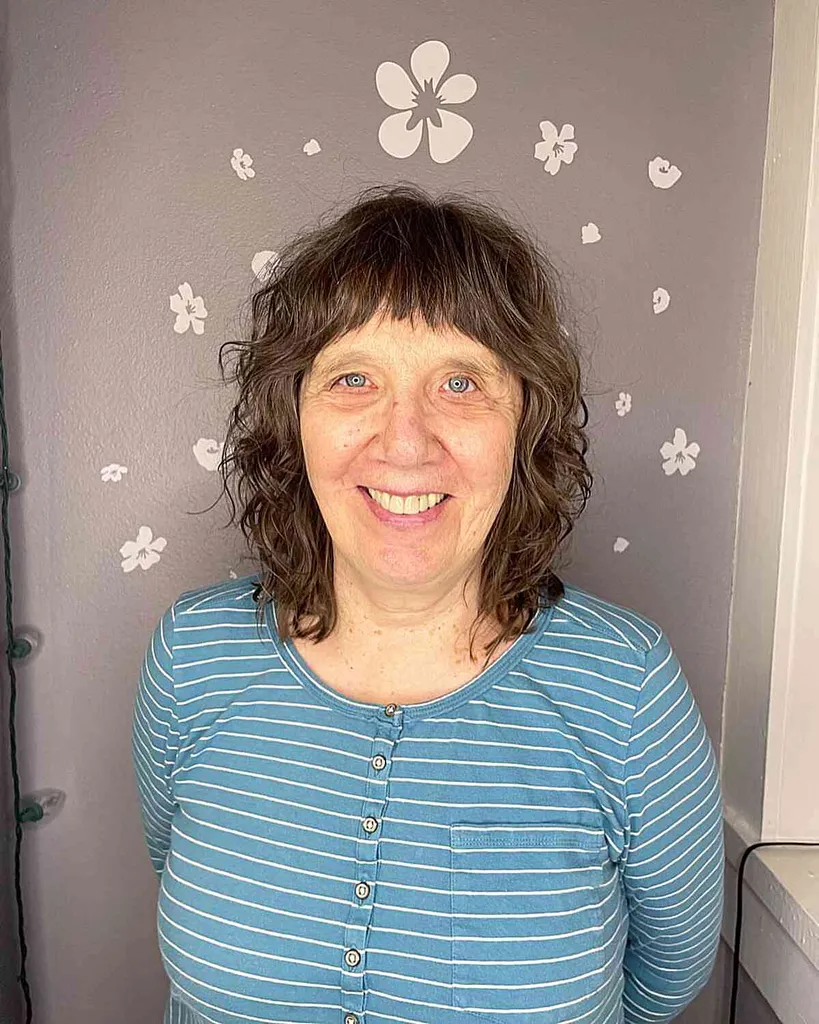 나이든 여성을 위한 25가지 놀라운 짧은 털 헤어컷' title=