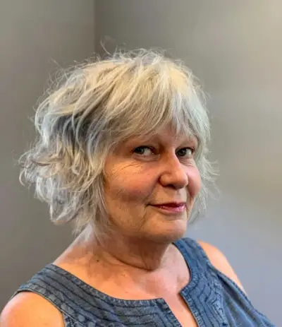 Short shaggy cut with feathered ends