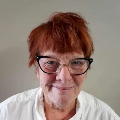 Shaggy short cut for thick hair