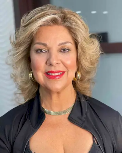 Gorgeous Blonde Blowout for Women 50 and Up