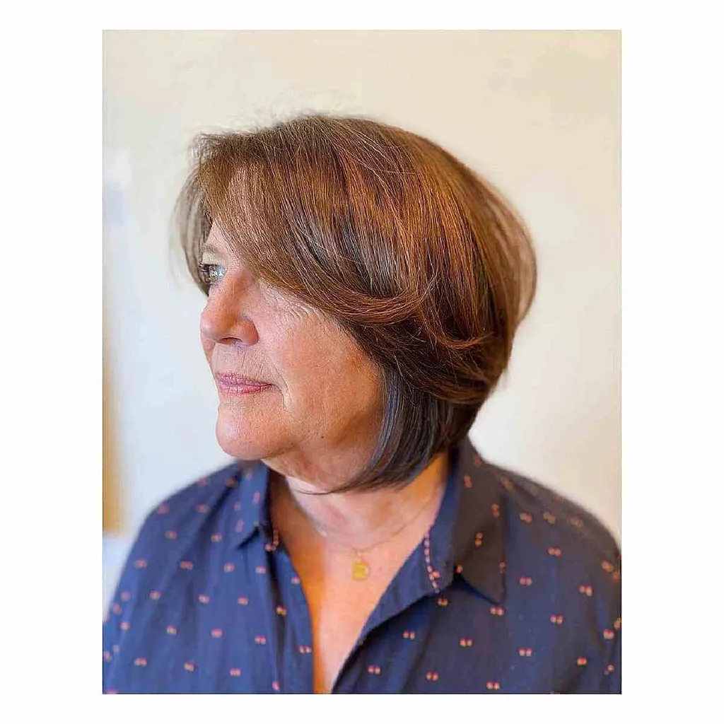 Layered Bob Cut med Side Bangs' title=