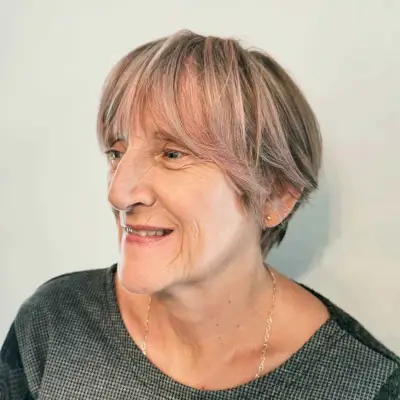 Younger-Looking Pixie Bob for 70-year-old ladies