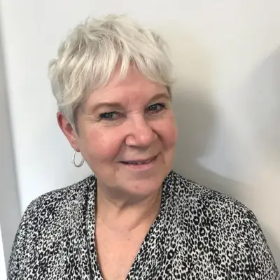 Short shaggy wispy cut