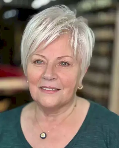 Piecey Pixie for Fine Haired 60-Year-Olds 