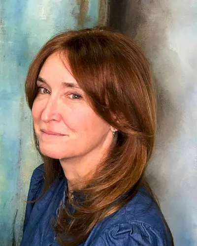 Gold Cinnamon Medium Hair with Ginger Undertones for Fall and Women Over 40