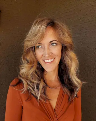 Light Cappuccino Autumn Season Color for 40-Year-Olds