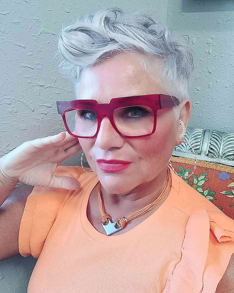 若く見えるソルト＆ペッパーピクシー' title=