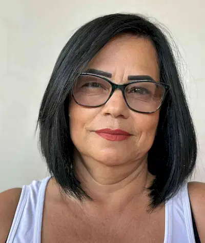 Nicely Shaped Bob Cut with No Bangs for women Over 50 with glasses 