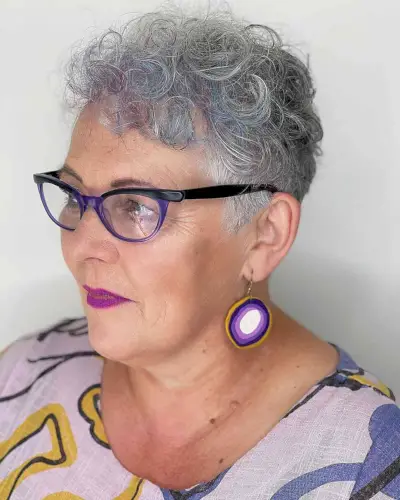 voluminous cut for women with fine hair