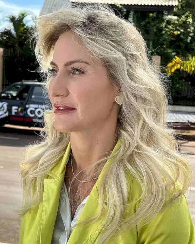 Medium to Long Hair with Soft Waves for Forty-Year-Olds