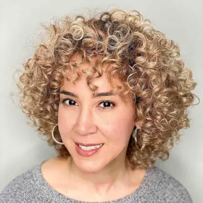 Short Curly Hair for Ladies in Their 40s
