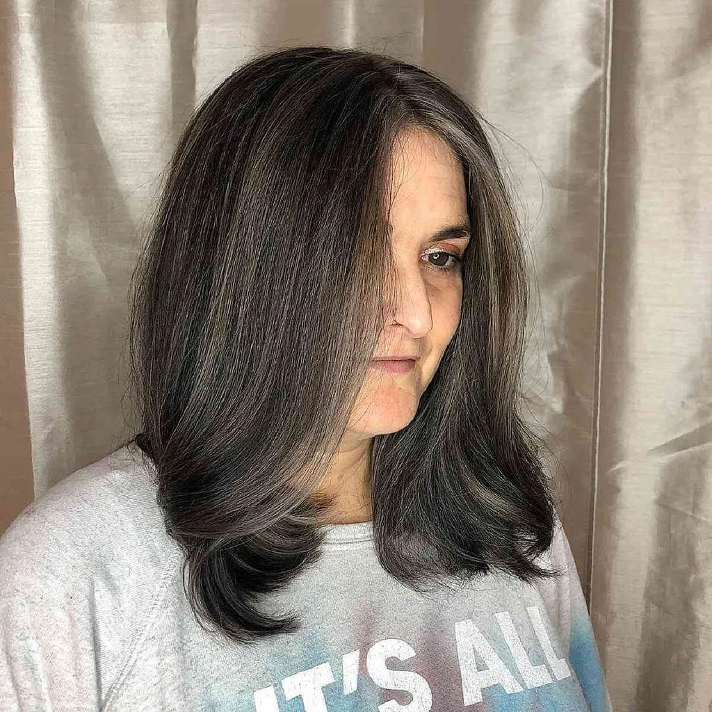 Corte de cabelo médio de baixa manutenção' title=