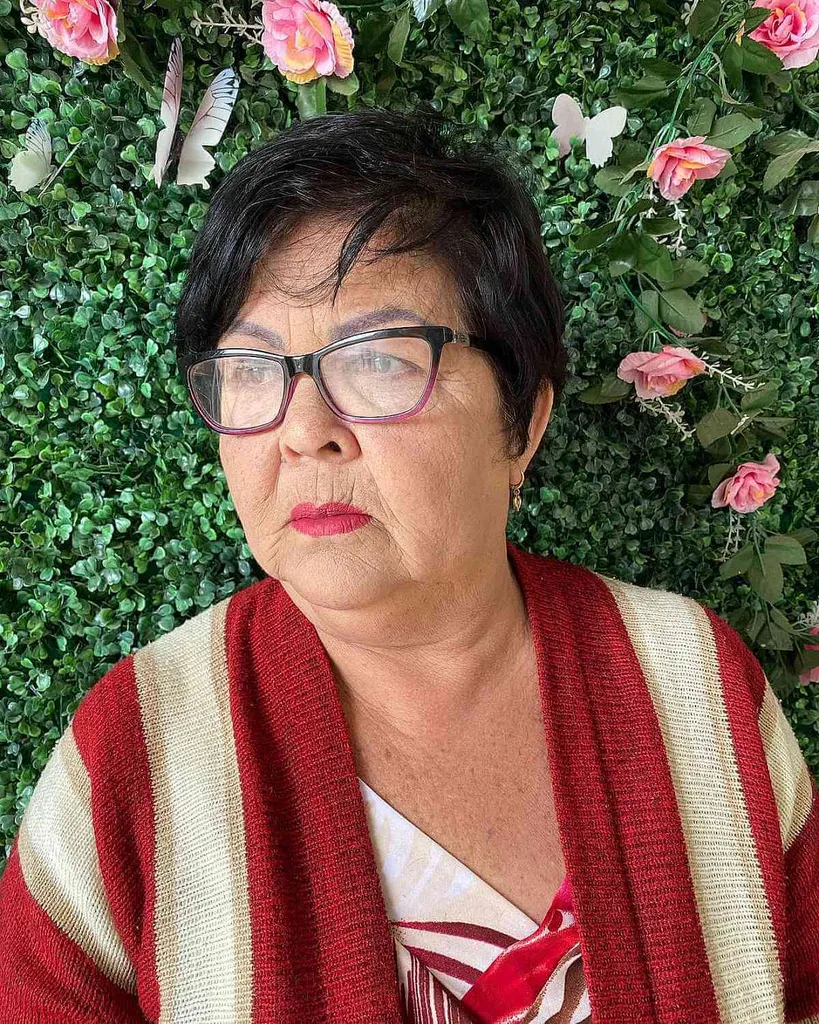 Corte Pixie lateral para pessoas plus size de 60 anos' title=