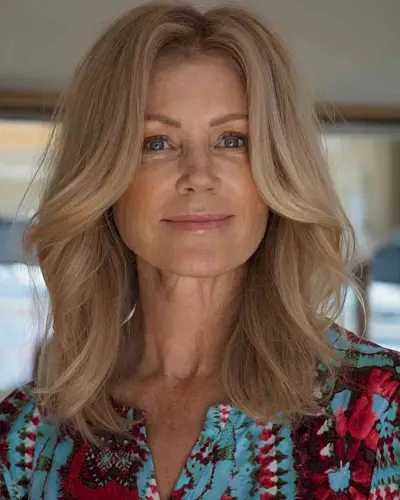 Medium Cut with Volume for Women Aged 40 and Over with a middle part