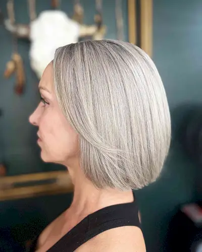 Neck-Length Classic Bob with Blonde Ash Gray Tone for 50-year-olds