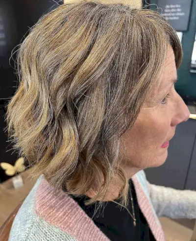 Neck-Length Wavy Bob Hairstyle for Women in Their 70s