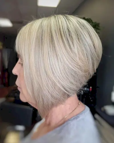 younger-looking wedge style for 60-year-olds