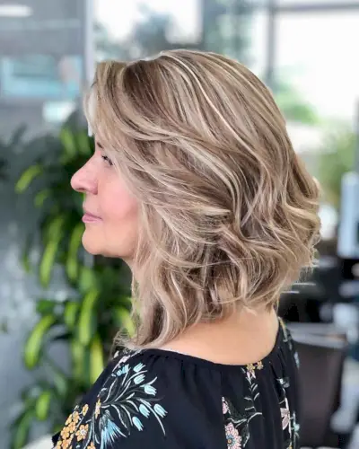 Long Bob for 50 plus women with a double chin