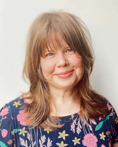 Haircut for fifty-year-old women with a Round Face Shape