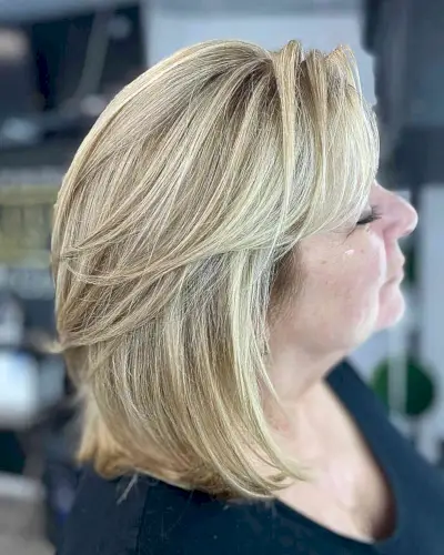 Shoulder-Grazing Blonde Hair with Layers for Plus-Size Older Ladies Over Fifty