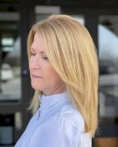Blonde Mid-Length Cut for Thin-Haired Women Over 60