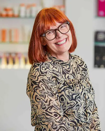 Neck-length Vivid Blunt Bob with Full Bangs for 50-year-old Ladies with Glasses