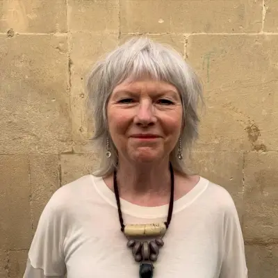 Shaggy cut for women with a round face