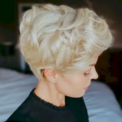 Layered Pixie Hairstyle on wavy hair