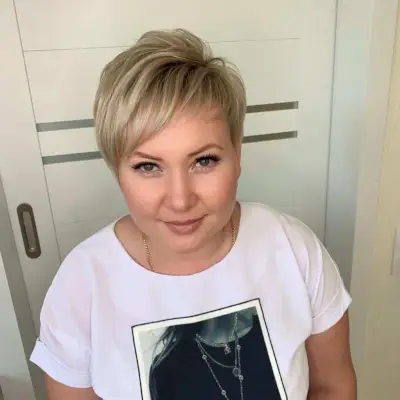 Pixie haircut for thin-haired women with round faces