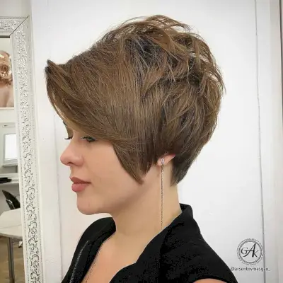 Messy Pixie Bob Cut