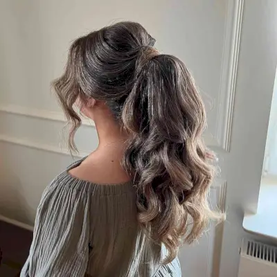 2024 년 사본을위한 벨트가있는 아름다운 말 15 개