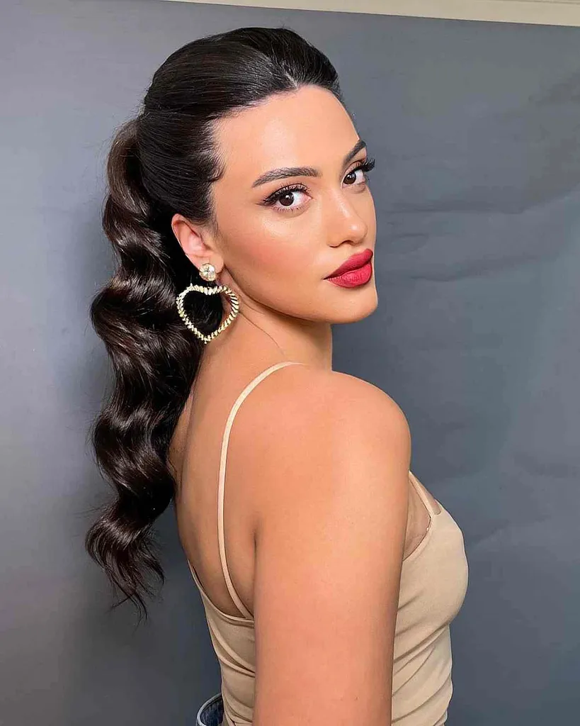 קוקו סקסי צעיר' title=