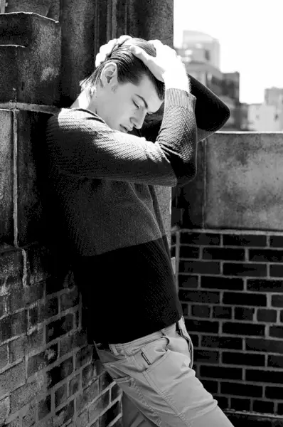 Douglas-Cassidy-Model-008