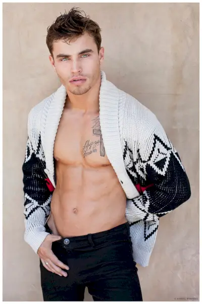 Vi presenterar Andrew Scott-Mayo av Ezekiel Robianes