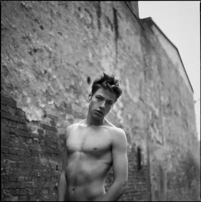 פנים טריות | כריסטיאן פיירבאכר מאת אוסמן בלקן