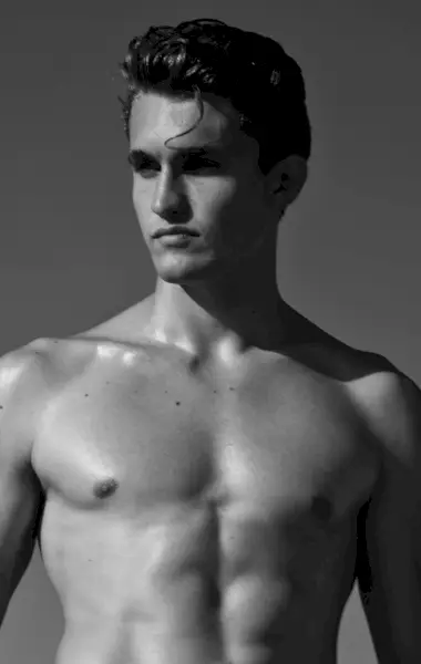 Chris-Hakos-Modelo-005