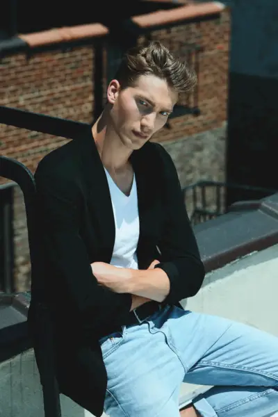 Džefa Raiena modeļa 2015. gada filma 005