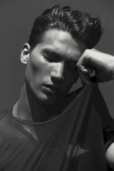 Džefa Raiena modeļa 2015. gada filma 008