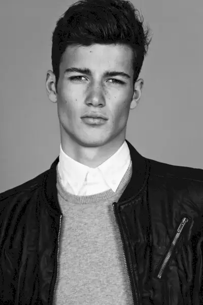 Robbie-Beeser-Model-005