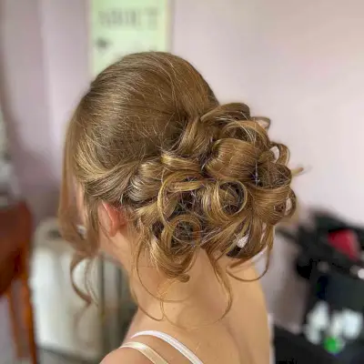Throwback With a Modern Twist Hairstyle for Long Prom Hairstyle