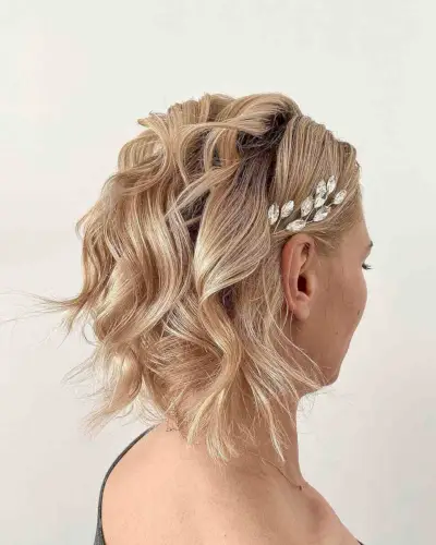 Vintage Inspired Short Hair for Prom