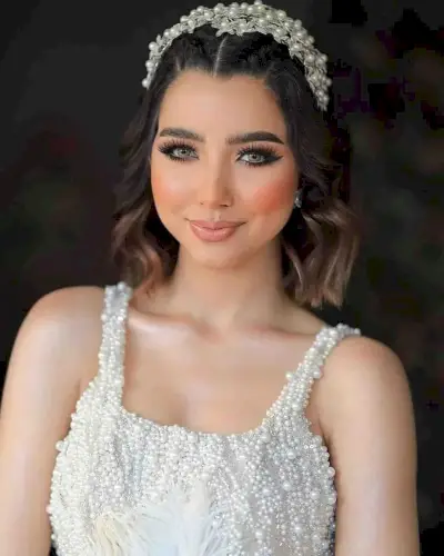 Pearl Headpiece on Neck-Length Wavy Hair for Prom