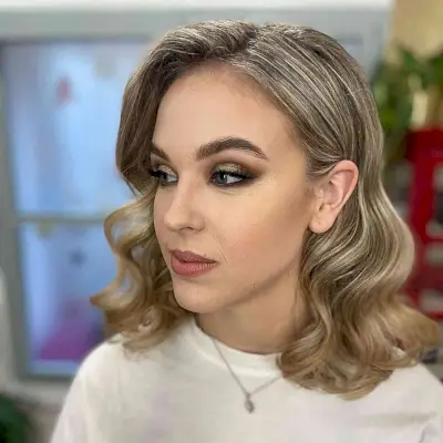 Medium Side-Parted Sleek Hollywood Waves for the Prom