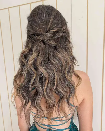 25 beskedne lave frisurer til bold 2024