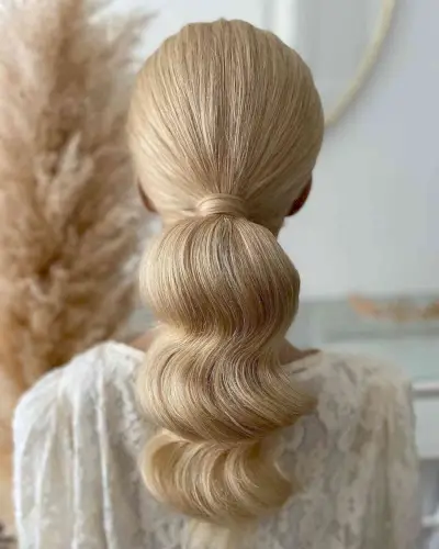 Smooth Hollywood Wave Ponytail for Prom Night